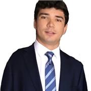 Soy ingeniero mecánico y me gusta enseñar. Las clases las doy personalitzadas para cada alumno